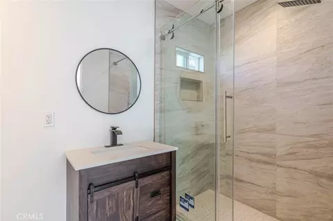 Bath - 6837 Yolanda Ave, Reseda, CA 91335 photo 7 of 11
