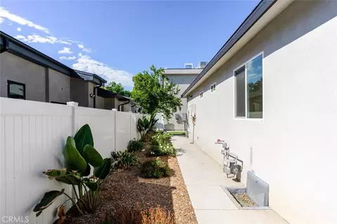 Exterior - 6837 Yolanda Ave, Reseda, CA 91335 photo 9 of 10