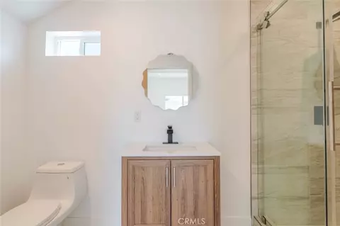 Bath - 6837 Yolanda Ave, Reseda, CA 91335 photo 1 of 11