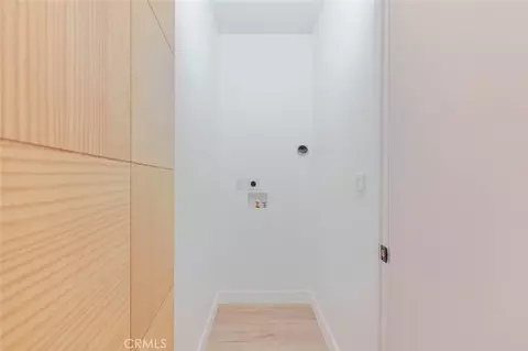 Entry Way - 6837 Yolanda Ave, Reseda, CA 91335 photo 2 of 4