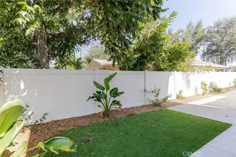 Exterior - 6837 Yolanda Ave, Reseda, CA 91335 photo 5 of 10