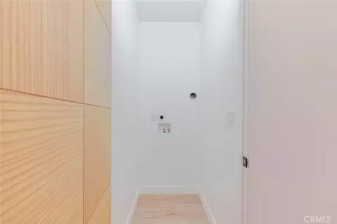 Entry Way - 6837 Yolanda Ave, Reseda, CA 91335 photo 4 of 4