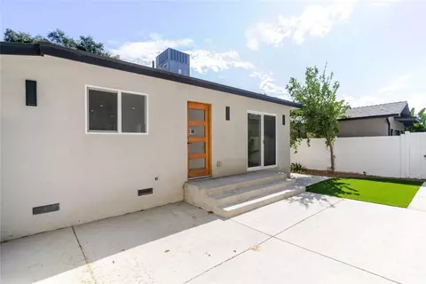 Exterior - 6837 Yolanda Ave, Reseda, CA 91335 photo 6 of 10