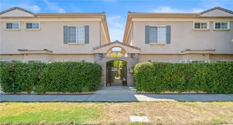 11808 Riverside Dr #3, Valley Village, CA 91607