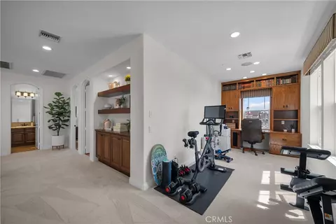 Entry Way - 4127 W Hemlock, Oxnard, CA 93035 photo 6 of 6
