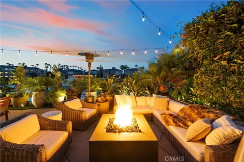 Exterior - 4127 W Hemlock, Oxnard, CA 93035 photo 4 of 12