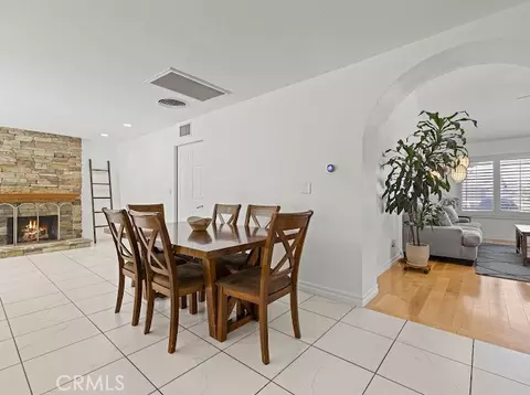 Dining - 27214 Corry, Saugus, CA 91350 photo 1 of 2