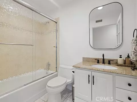 Bath - 27214 Corry, Saugus, CA 91350 photo 5 of 5