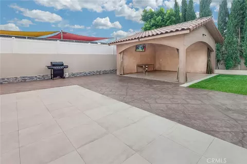 Exterior - 6917 Tyrone Ave, Van Nuys, CA 91405 photo 5 of 6