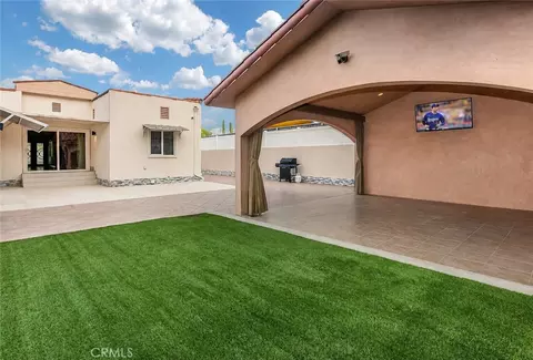 Exterior - 6917 Tyrone Ave, Van Nuys, CA 91405 photo 4 of 6