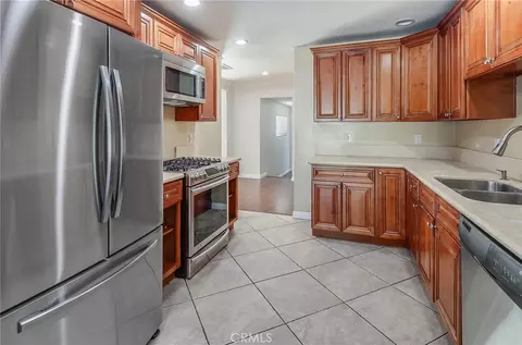 Kitchen - 6917 Tyrone Ave, Van Nuys, CA 91405 photo 3 of 4