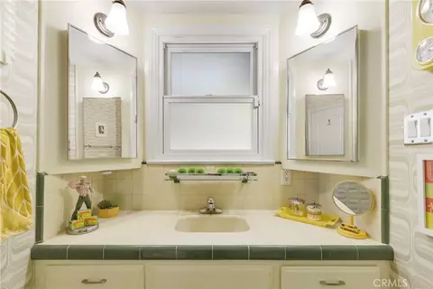 Bath - 1812 W Riverside, Burbank, CA 91506 photo 1 of 4
