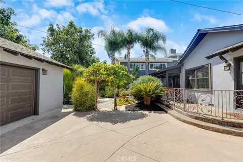 Exterior - 1812 W Riverside, Burbank, CA 91506 photo 8 of 17