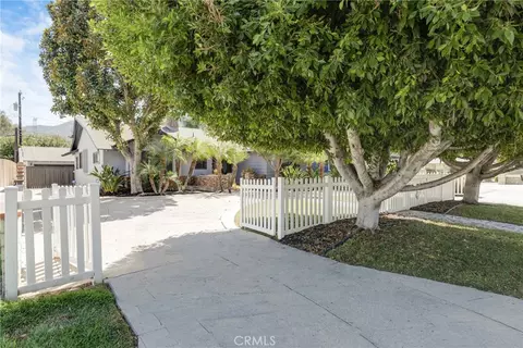 Exterior - 1812 W Riverside, Burbank, CA 91506 photo 10 of 17