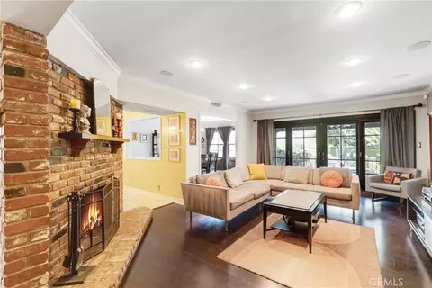 Living - 1812 W Riverside, Burbank, CA 91506 photo 1 of 3