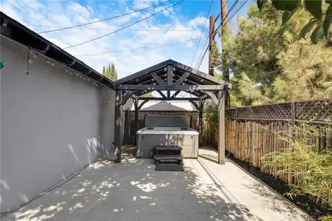 Exterior - 1812 W Riverside, Burbank, CA 91506 photo 6 of 17