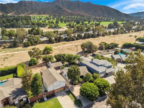 View/Area - 1812 W Riverside, Burbank, CA 91506 photo 2 of 3
