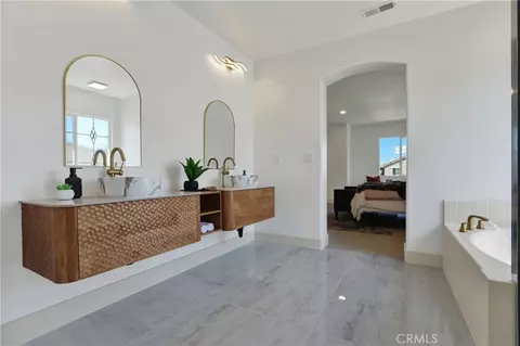 Bath - 5137 Mendip, Oceanside, CA 92057 photo 4 of 5