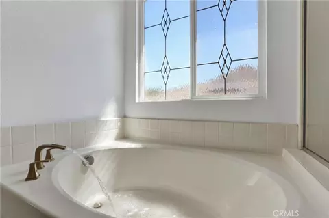 Bath - 5137 Mendip, Oceanside, CA 92057 photo 5 of 5