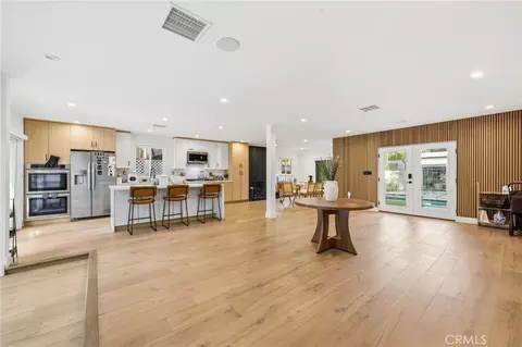 Entry Way - 13135 Chandler Blvd, Sherman Oaks, CA 91401 photo 3 of 3