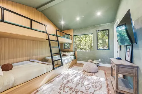 Bedroom - 13135 Chandler Blvd, Sherman Oaks, CA 91401 photo 9 of 13