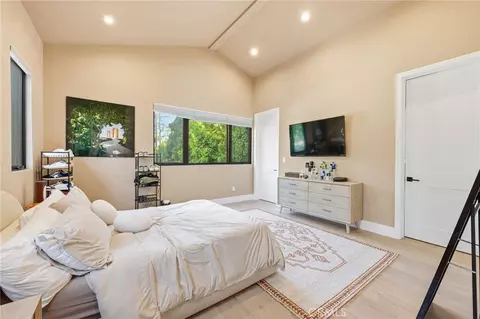 Bedroom - 13135 Chandler Blvd, Sherman Oaks, CA 91401 photo 6 of 13