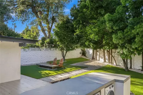 Exterior - 13135 Chandler Blvd, Sherman Oaks, CA 91401 photo 24 of 24