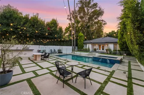 Exterior - 13135 Chandler Blvd, Sherman Oaks, CA 91401 photo 8 of 24