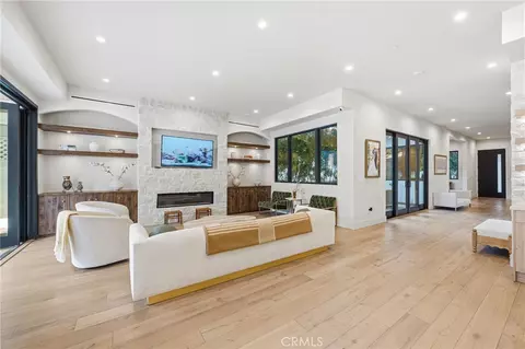 Living - 13135 Chandler Blvd, Sherman Oaks, CA 91401 photo 1 of 1
