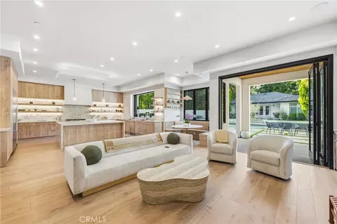 Other - 13135 Chandler Blvd, Sherman Oaks, CA 91401 photo 3 of 7