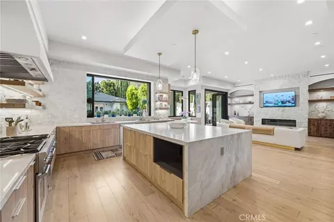 Kitchen - 13135 Chandler Blvd, Sherman Oaks, CA 91401 photo 3 of 4