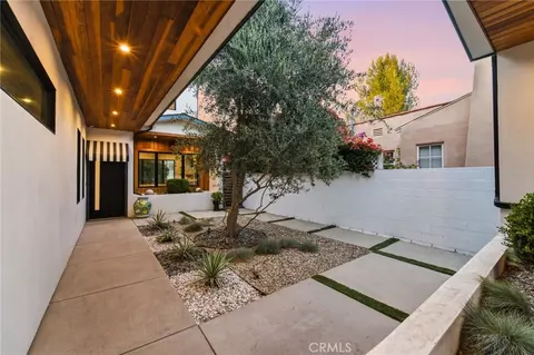 Exterior - 13135 Chandler Blvd, Sherman Oaks, CA 91401 photo 10 of 24