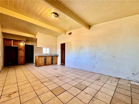 Living - 734 Woodgate, Lancaster, CA 93534 photo 1 of 6