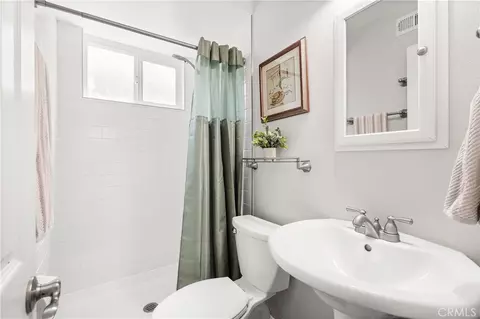 Bath - 622 Comet Ave, Simi Valley, CA 93065 photo 2 of 2