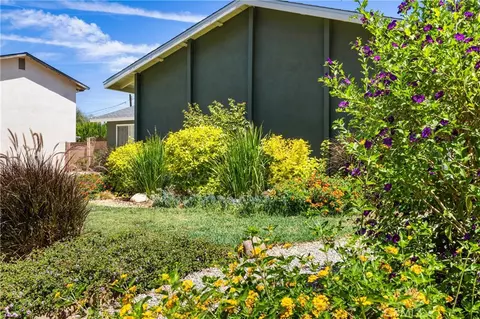 Exterior - 622 Comet Ave, Simi Valley, CA 93065 photo 11 of 12