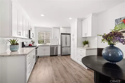 Kitchen - 622 Comet Ave, Simi Valley, CA 93065 photo 1 of 2