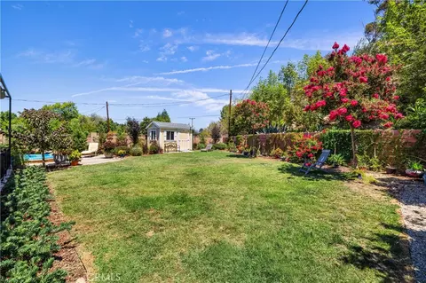 Exterior - 622 Comet Ave, Simi Valley, CA 93065 photo 9 of 12