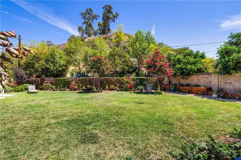 Exterior - 622 Comet Ave, Simi Valley, CA 93065 photo 7 of 12