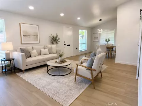 19110 Avenue Of The Oaks #D, Newhall, CA 91321
