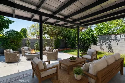 Exterior - 18027 Hatton St, Reseda, CA 91335 photo 3 of 10