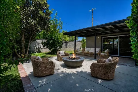 Exterior - 18027 Hatton St, Reseda, CA 91335 photo 5 of 10