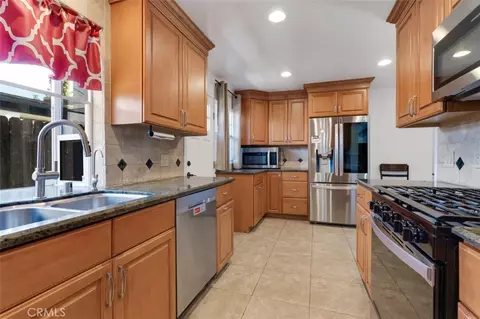 Kitchen - 18027 Hatton St, Reseda, CA 91335 photo 3 of 4