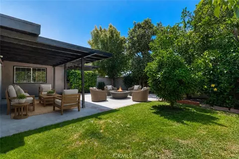 Exterior - 18027 Hatton St, Reseda, CA 91335 photo 7 of 10