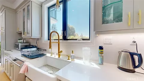 Kitchen - 276 Capri, Simi Valley, CA 93065 photo 9 of 9