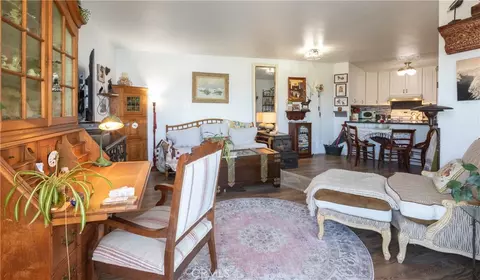 Living - 2901 Peninsula Rd #241, Oxnard, CA 93035 photo 2 of 4