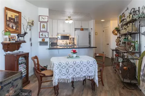 Dining - 2901 Peninsula Rd #241, Oxnard, CA 93035 photo 2 of 2