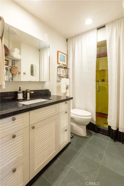 Bath - 2901 Peninsula Rd #241, Oxnard, CA 93035 photo 1 of 1