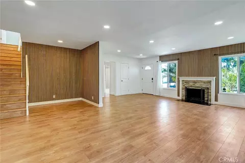 Living - 19549 Schoolcraft, Reseda, CA 91335 photo 2 of 4