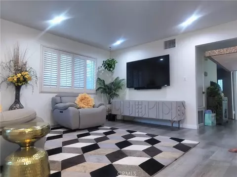 13144 Bromont, Sylmar, CA 91342
