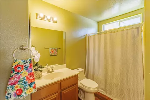 Bath - 5829 Spice, Lancaster, CA 93536 photo 1 of 5